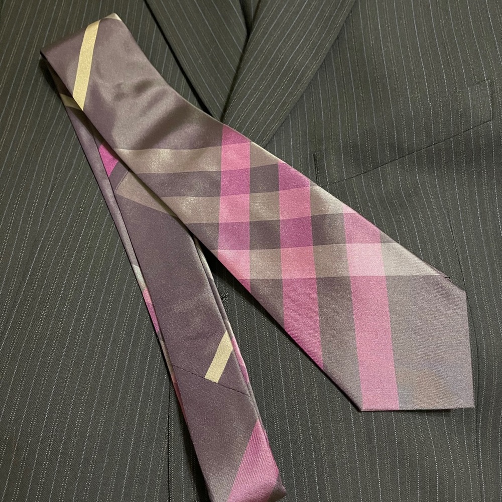 Burberry Classic Cut Check Silk Tie - Picture 5 of 10